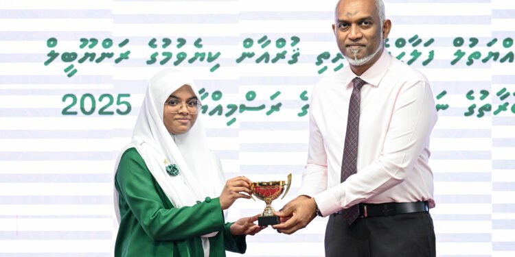 ޖަމުޢިއްޔާތުލް ފަލާޙްގެ ކީރިތި ޤުރުއާން ކިޔެވުން ރަންޔޫބިލް މުބާރާތުގެ އިނާމު ދިނުމުގެ ރަސްމިއްޔާތު ބާއްވައިފި