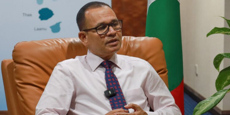 ރައްޔިތުންގެ މަޖިލީހާއި، ސަރުކާރާއި، ޝަރުޢީ ނިޒާމު ޖަވާބު ދާރީ ކުރުވަން އޮތް ބާރާކީ ވީދެމުންދާ އިޖުތިމާޢީ ފޭރާން ހަފުސްކުރާ ބަޔަކަށްވެއްޖެނަމަ، ޤައުމުގެ ކުރިމަގު އުޖާލާ ނުވާނެ- މިނިސްޓަރ އާދަމް ޝަރީފް