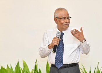 އެމްޔޫ މަނިކުގެ އެންމެ ފަހު އުންމީދަކީ މިސްކިތެއް ބިނާ ކުރުން ކަމަށާއި އެކަމަށް ހުޅުމާލެއިން ބިމެއް ހަމަޖައްސަވައިދެއްވާފައި ވާނެ ކަމަށް އިސްލާމިކް މިނިސްޓަރ ވިދާޅުވެއްޖެ