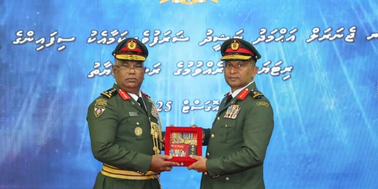 ބްރިގޭޑިއަރ ޖެނެރަލް އަޙްމަދު ނަޝީދު ސިފައިންގެ ޚިދުމަތުން ރިޓަޔަރކޮށްފި