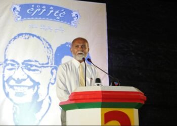 ގިނަ އިމާމުން ޤުރުއާން ކިޔަވަނީ ތަޖުވީދު ޢިލްމުގެ ޤަވާޢިދުތަކާ ޚިލާފަށް: ޝެއިޚް ހުސައިން ރަޝީދު އަހުމަދު