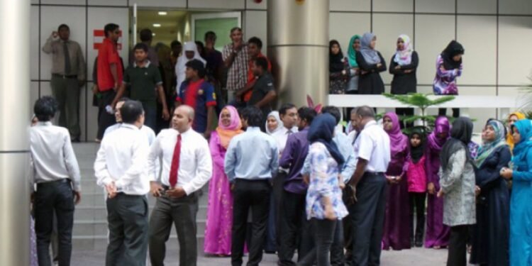 ސިވިލް ސާރވިސްގައި ޚިދުމަތް ކުރުމުގެ މުއްދަތު ބެލުމުގައި ބަދަލް ގެނެސްފި