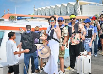 އަހަރުގެ މިހާތަނަށް 2 މިލިއަނާ ގާތްކުރާ އަދަދަކަށް ފަތުރުވެރިން އަތުވެއްޖެ