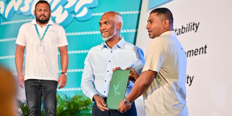 މަހްލޫފް ޕީއެންސީއާ ގުޅިވަޑައިގެންފި