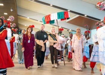 ދެ މިލިއަން ވަނަ ޓޫރިސްޓަށް މަރުހަބާ ކިޔައިފި