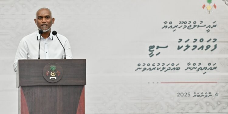 ވިހިހާސް މުވައްޒިފުންގެ މުސާރަ ބޮޑުވެއްޖެ، އެންމެ ކުޑަ އަސާސީ މުސާރައަކީ 7،000: ރައީސް