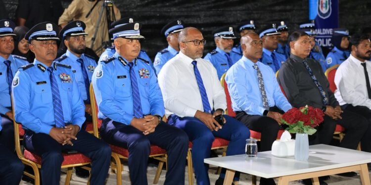 ކަނޑު މަގުން ރާއްޖެއަށް ޑުރަގް އެތެރެކުރަން އުޅުނު 16 މީހަކު ހައްޔަރުކޮށްފި