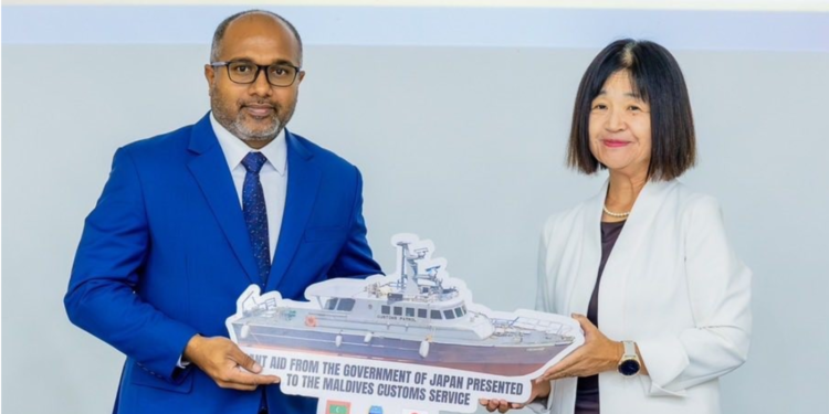 ޖަޕާނުން ދިވެހި ފުލުހުންނަށް ކަނޑު އުޅަނދުތަކެއް ހަދިޔާކޮށްފި