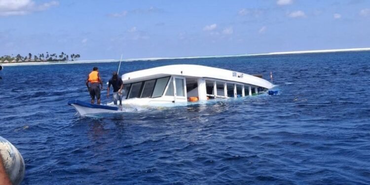 ދެ ދޯންޏެއް ޖެހި، ނުރައްކާތެރި އެކްސިޑެންޓެއް، މީހަކަށް އަނިޔާއެއް ނުވޭ!