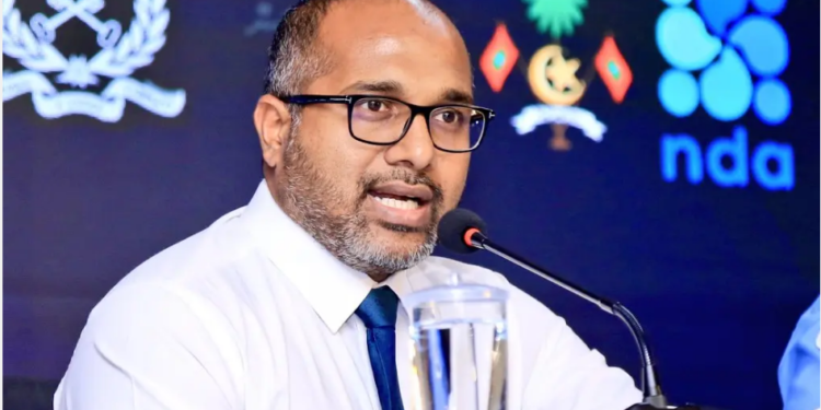 ސިޔާސީ ގޮތުން ގެއްލުންތަކެއް ވީނަމަވެސް ސިޔާސަތުތައް ތަންފީޒު ކުރުމުގަ ރައީސް ފަސްޖެހިވަޑައި ނުގަންނަވާނެ: އިހުސާން