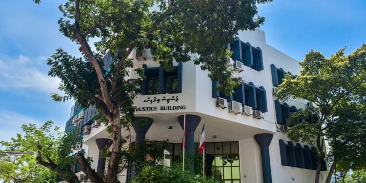 ސިވިލް ކޯޓުގެ ދެ ޤާޒީއެއްގެ މައްސަލަ ޖޭއެސްސީއަށް ހުށަހަޅައިފި