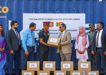 ރާއްޖެއިން ހަދިޔާކުރި 25،000 މަސްދަޅު ކޭސް ލަންކާއާ ހަވާލުކޮށްފި