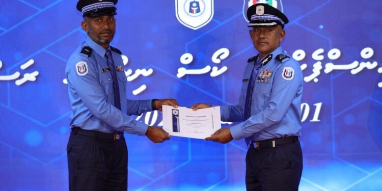 ފަސް ވަނަ އިންސްޕެކްޓާ ކޯސް ނިންމާލައިފި