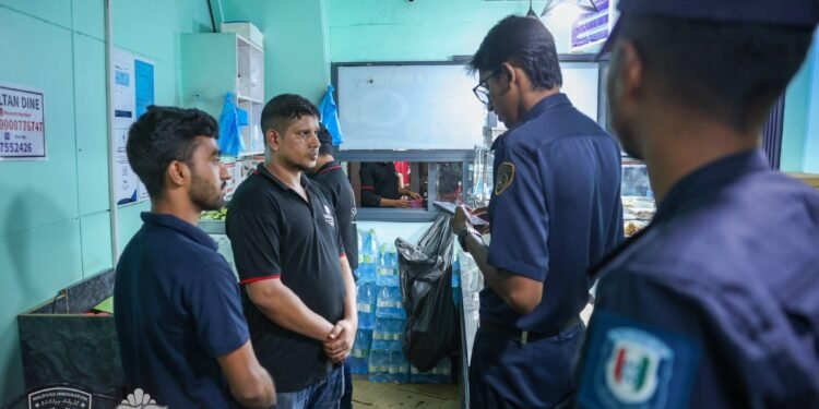 10 ތަނެއް ފާސްކޮށް ގަވައިދާ ހިލާފު ބިދޭސީއަކު އަތުލައިގެންފި