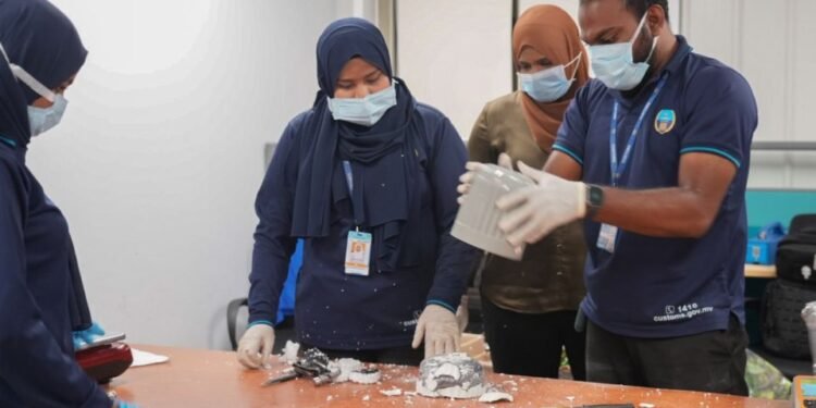 ޑްރަގް އެތެރެކުރާ މީހުންނަށް މަރުގެ އަދަބު ދޭން ފާސްކޮށްފި