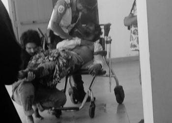 ދެބެންގެ މެދުގައި ހިނގި މާރާމާރީއެއްގައި ވަޅި ޖަހައި އެކެއްގެ މައިނާރު ބުރިކޮށްލައިފި