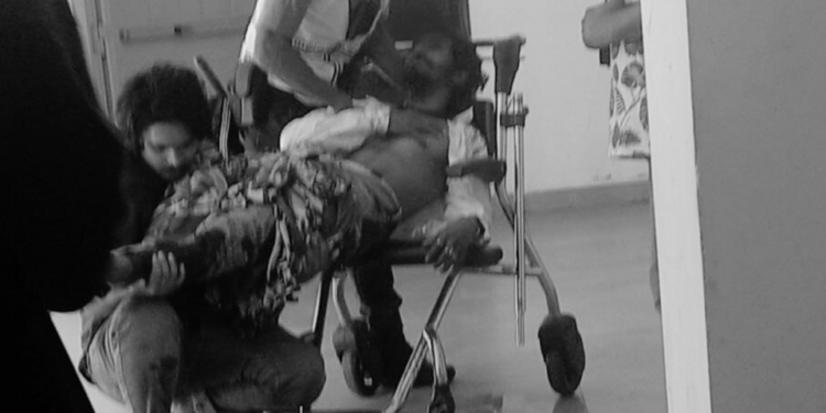 ދެބެންގެ މެދުގައި ހިނގި މާރާމާރީއެއްގައި ވަޅި ޖަހައި އެކެއްގެ މައިނާރު ބުރިކޮށްލައިފި