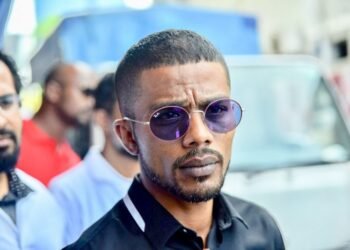 ފަސް ލައްކަ ރުފިޔާ ދައްކަން އަލްހާނަށް ހުކުމެއް