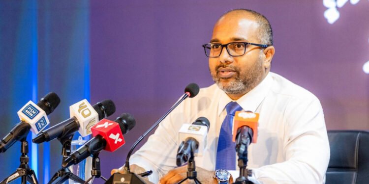 9،000 ބިދޭސީން ޑީޕޯޓުކޮށްފި، ސައްހަ ވޯކް ޕާމިޓެއް ހޯދަން ތިން މަހުގެ މުއްދަތެއް!