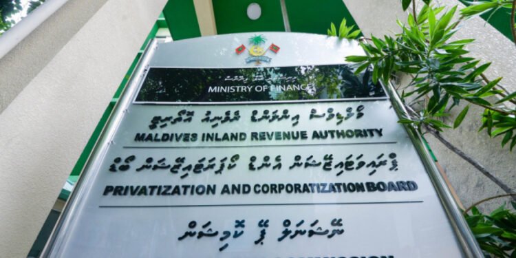 ސަރުކާރު ކުންފުނިތަކުގައި މިހާރު 38،000 މުވައްޒަފުން: ރިޕޯޓް