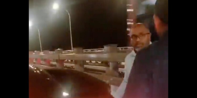 އެކްސިޑެންޓުގައި އަނިޔާވި ދެމީހުން ހޮސްޕިޓަލަށް ގެންދިޔައީ އިހުސާންގެ ކާރުކޮޅުގައި!