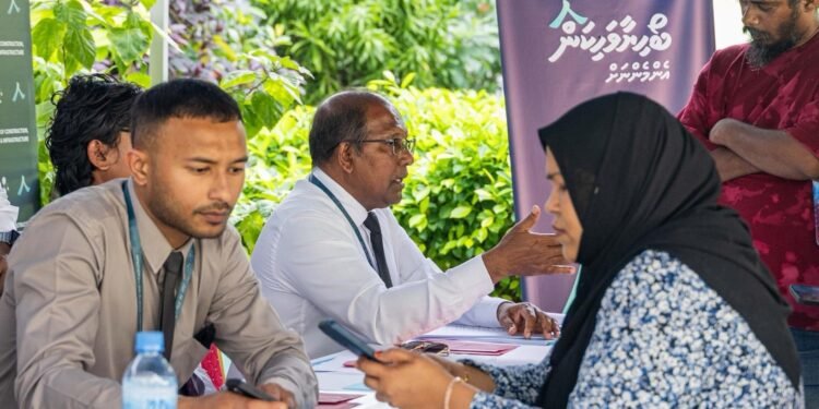 ފްލެޓަށް 399 ފޯމު، ގޯއްޗަށް 119 ފޯމު ހުށަހަޅައިފި