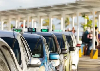 ޓެކްސީ ހިދުމަތަށް ޑްރައިވަރުން ހޯދަން ވޯކިން އިންޓަވިއުއެއް ބާއްވަނީ