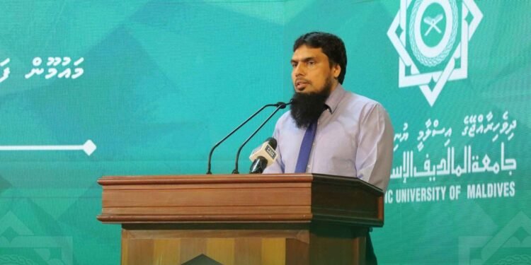 އައުރަ ނިވާކުރުމުގެ ކަންކަމަކީ ދީނުގެ ދުޝްމަނުންނަށް ހަޖަމްކުރަން ދަތި ކަންތައްތަކެއް: ޝައިޚް އަލީ ޒާހިރު