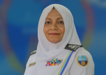 ޔުނީފޯމް އެޅި މުއައްސަސާތަކުގެ އަންހެން މުއައްޒަފުން މަސައްކަތް ކުރަނީ ގޮންޖެހުން ބޮޑު އެހެން ނަމަވެސް ޒިންމާދަރު ކަމާއެކީ – ކޮމިޝަނަރ ޖެނަރަލް އޮފް ކަސްޓަމްސް