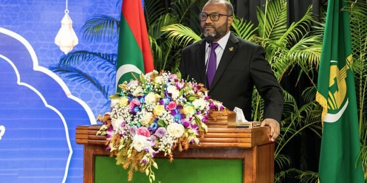 ރޯދަމަހު ދުވާލު ހާމަކަން ބޮޑުކޮށް ޓޫރިސްޓުންނަށް ކެއުންބުއިމުގެ ޚިދުމަތް ދިނުން ހުއްޓާލުމަށް އިސްލާމިކް މިނިސްޓަރ ގޮވާލައްވައިފި