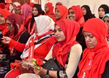 ކުޅިވަރު އެސޯސިއޭޝަންތައް ހިންގުމަށް ޓީޗަރުން ”ގުރުބާންކުރުން“ ހުއްޓާލުމަށް ގޮވާލައިފި