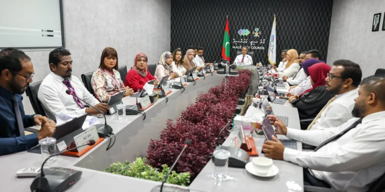 މާލެސިޓީގެ މަގުތަކުގައި އެލްއީޑީ ސްކްރީންތައް ހަރުކުރުމާ ގުޅޭ ޤަވާއިދެއް ހަދަނީ