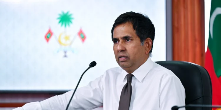 ޑރ. މުޙައްމަދު މުޢިއްޒުގެ ސަރުކާރުން ވެރިކަމާ ހަވާލުވި އިރާ އަޅާބަލާއިރު ޑޮލަރުގެ ރޭޓު ދަށްވެއްޖެ: މިނިސްޓަރ ސަޢީދު